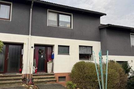 *Gemütliches Reihenhaus mit Garage u. 2 Balkonen in gefragter Wohngegend* 5 zimmer