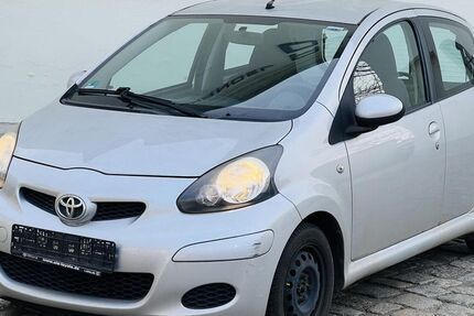 Toyota Aygo (X) 100.000 km 2.400 &euro; Dresden 01257