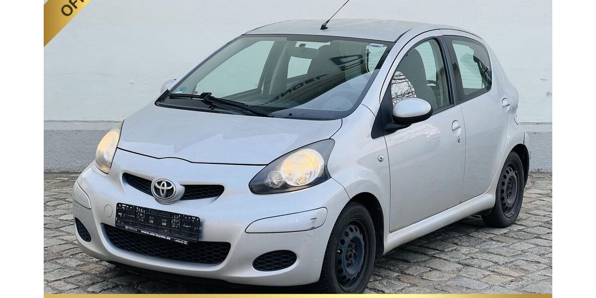 Toyota Aygo (X) 100.000 km 2.400 &euro; Dresden 01257