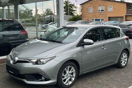 Toyota Auris 118.000 km 9.490 &euro; Bielefeld 33689