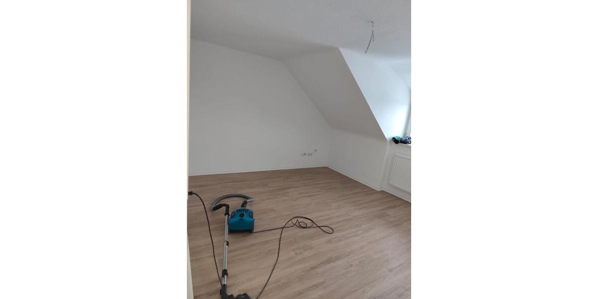 2 Zi-Dachgeschosswohnung renoviert Schützenstr. 13 a Cadenberge 2 zimmer