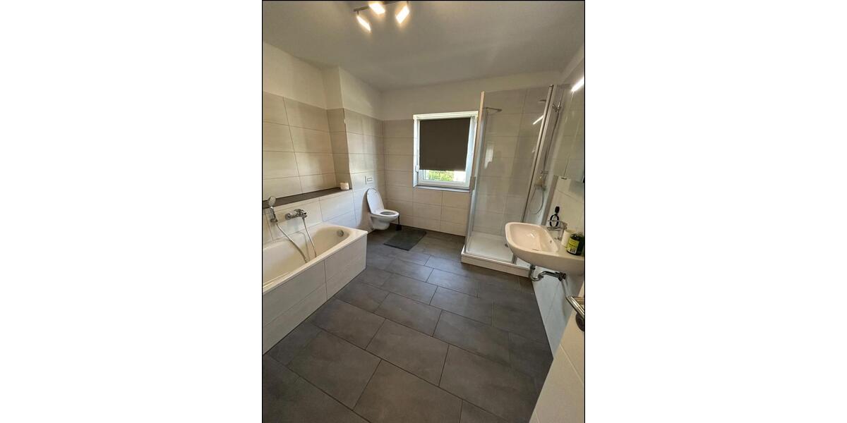 Erdgeschoßwohnung Dummerstorf - 4 Zimmer, 120 m&sup2;, 28&euro; | Angebot:26165211