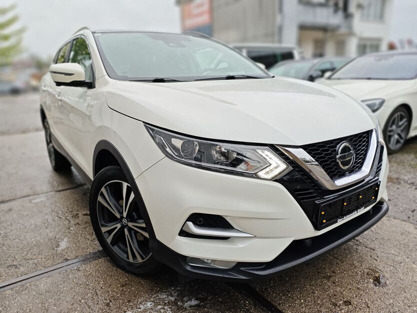 Nissan Qashqai 84.000 km 18.900 € Kolbermoor 83059