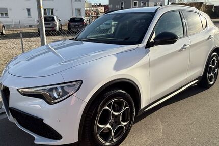Alfa Romeo Stelvio 100.000 km 20.990 &euro; Ottenhofen 85570