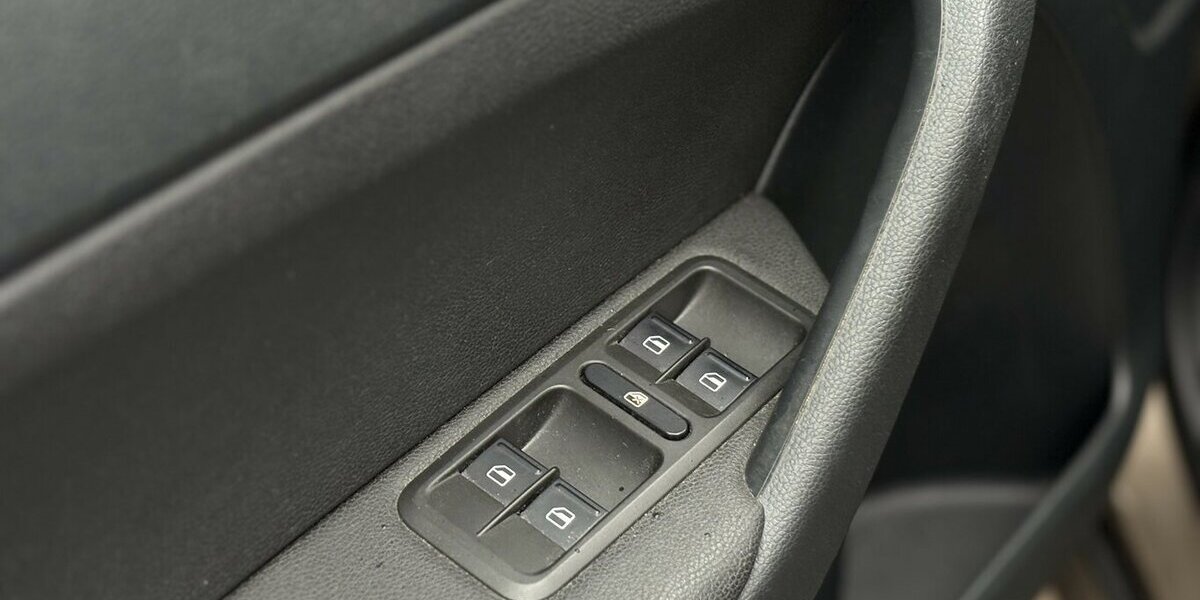 Skoda Yeti 1.4 TSI Ambition SITZHEIZUN/ANHÄNGK./1.HAND 102.196 km 10.900 &euro; Villingen-Schwenningen 78054