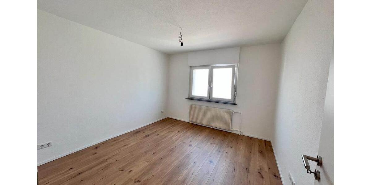 Etagenwohnung Lampertheim - 3 Zimmer, 75 m&sup2;, 1.200&euro; | Angebot:25992401