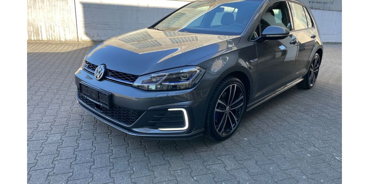 VW Golf 93.000 km 16.350 &euro; Gerlingen 70839