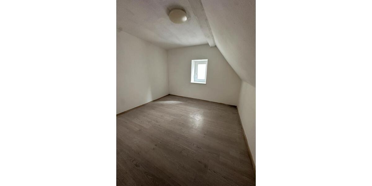 Mehrfamilienhaus, Wohnhaus Hechingen - 7 Zimmer, 158 m&sup2;, 249.000&euro; | Angebot:26671642