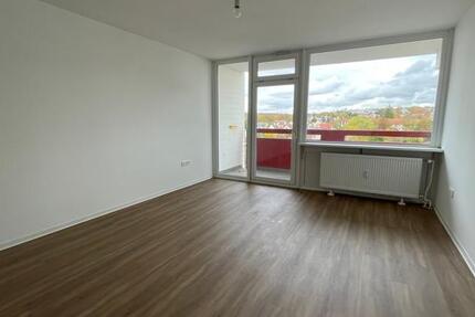 Helle 2-Zimmerwohnung mit Balkon zimmer