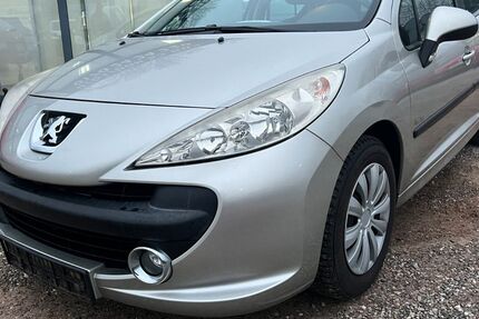 Peugeot 207 140.000 km 2.700 &euro; Freiburg im Breisgau 79108