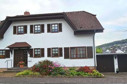 Haus zum Kaufen in Niedernhausen 785.000 € 200 m² 5 zimmer