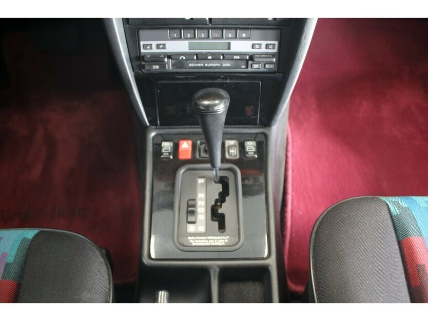 Mercedes-Benz 190 E 1.8 Avantgarde Rosso TOP ZUSTAND 130.065 km 19.980 € Euskirchen 53881