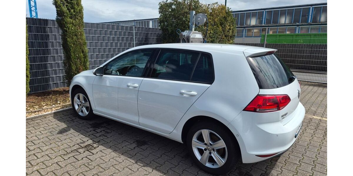 VW Golf 158.000 km 7.800 &euro; Niederzier 52382
