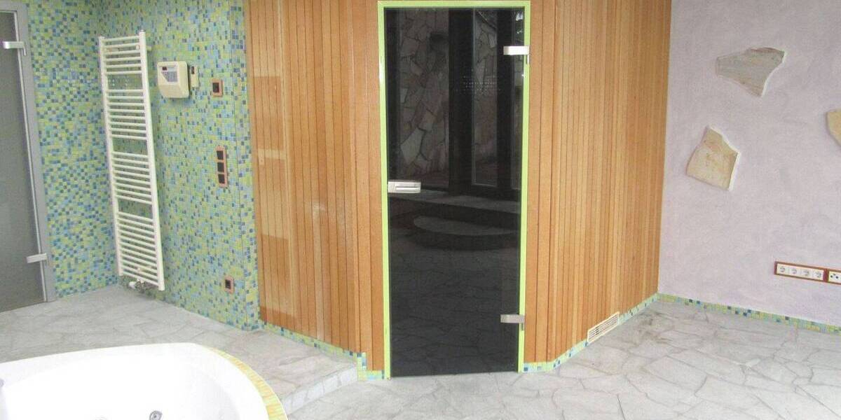 Etagenwohnung Gera Bieblach-Ost - 4 Zimmer, 198 m&sup2;, 1.500&euro; | Angebot:26891815
