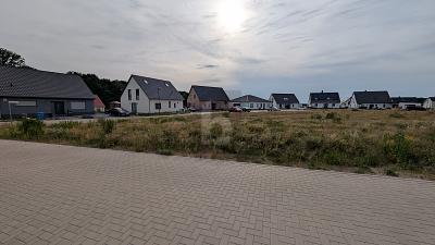 RUHIGE LAGE, VIEL PLATZ, PERFEKTE ANBINDUNG - Grundstück Osloß | Angebot:26378407