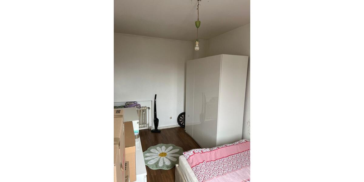 Etagenwohnung Mönchengladbach West - 4 Zimmer, 85 m&sup2;, 1.060&euro; | Angebot:26040262