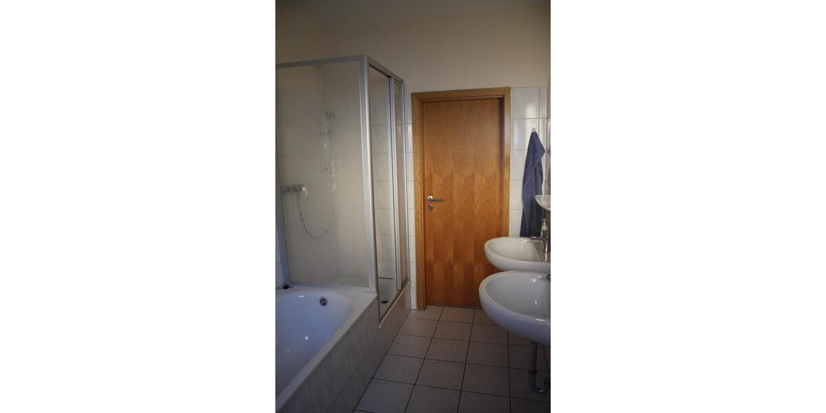 Etagenwohnung Suderburg - 6 Zimmer, 200 m&sup2;, 1.400&euro; | Angebot:24564558