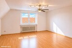 Ihr Deal: 3 Häuschen, 3 Garagen, bis zu 5 WE, davon nur 2 vermietet. HEIZUNG IST NEU! - Mehrfamilienhaus, Wohnhaus Schmitten | Angebot:26781264