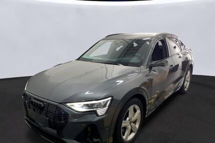 Audi e-tron 49.881 km 40.990 &euro; Hamburg 22047