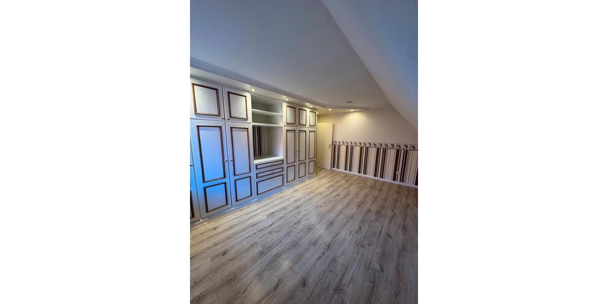 Etagenwohnung Klanxbüll - 3.5 Zimmer, 120 m&sup2;, 1.030&euro; | Angebot:26385976