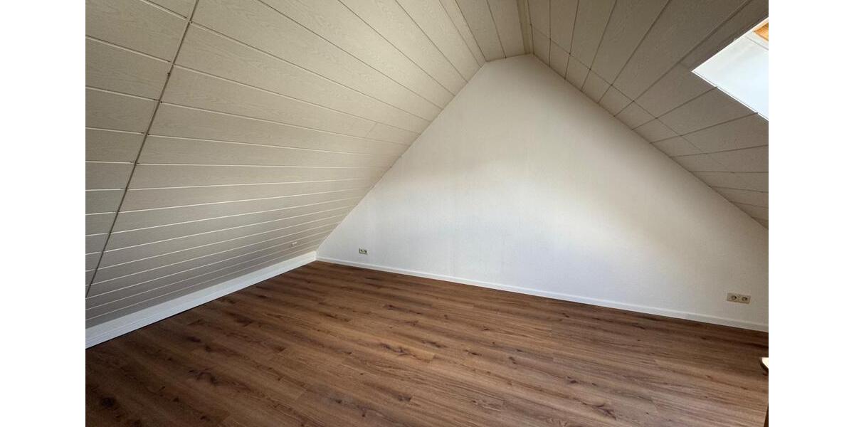 Etagenwohnung Burbach - 4 Zimmer, 106 m&sup2;, 950&euro; | Angebot:26610002