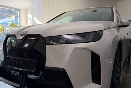 BMW iX 4.200 km 73.490 &euro; Aue 08280