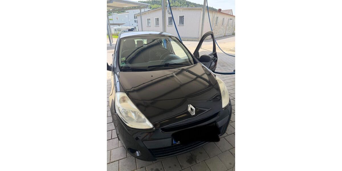 Renault Clio 130.000 km 3.400 &euro; Emmingen 78576