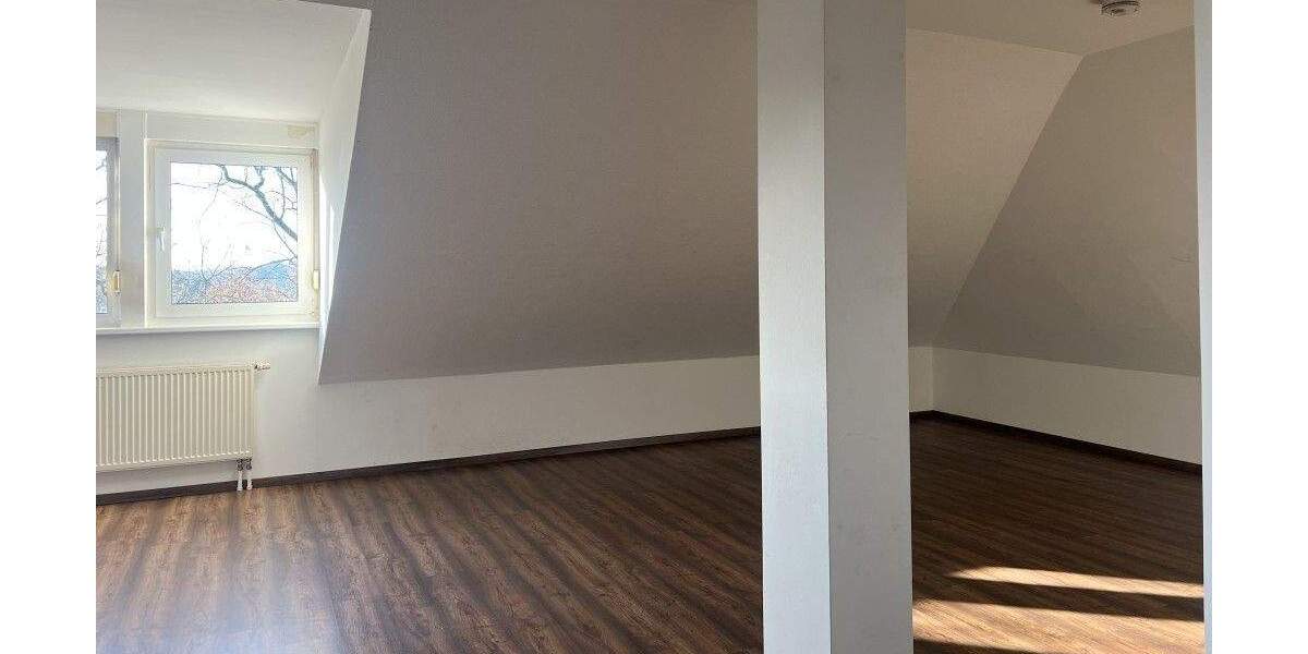 Senftenberg! Optimale 3-Zimmer-Dachgeschosswohnung für Individualisten! 3 zimmer
