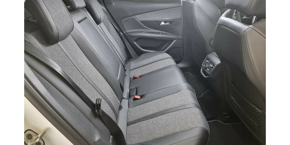 Peugeot 3008 Allure 1.5 HDI LED i-Cockpit Keyless Kamera 76.900 km 18.900 &euro; Garrel 49681