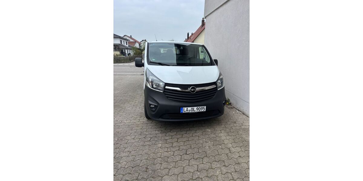 Opel Vivaro 151.000 km 11.700 &euro; Essenbach 84051