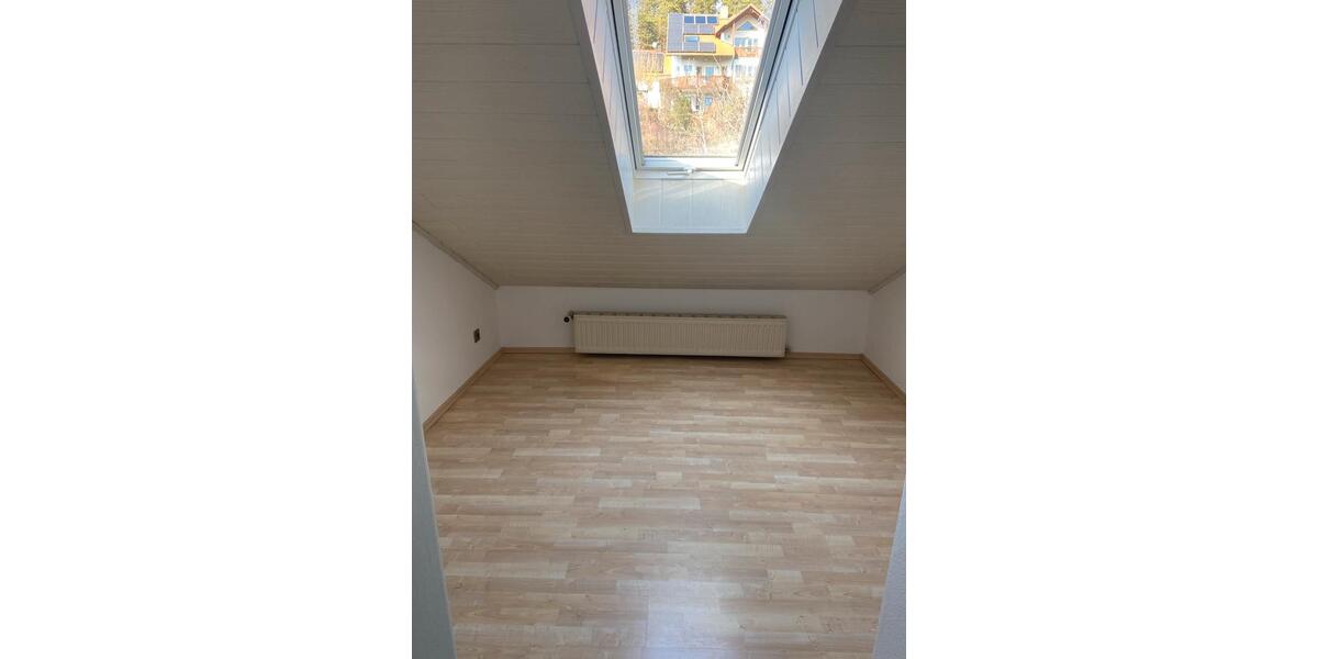 Dachgeschoßwohnung Luhe-Wildenau Wildenau - 2 Zimmer, 109 m&sup2;, 950&euro; | Angebot:25406667
