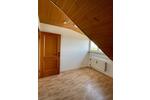 Helle 4-Zimmer-DG-Wohnung mit EBK – perfekt für Familie oder Home zimmer
