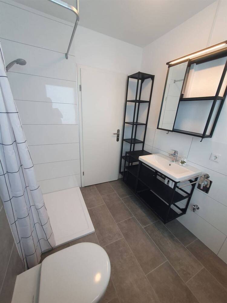 MÖBLIERTES SINGLE-APARTMENT IN RUHIGER LAGE VON REUTTI