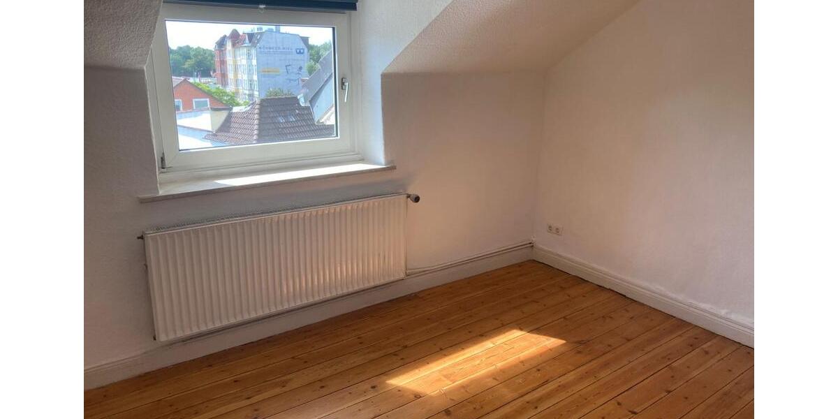 Dachgeschoßwohnung Kiel Elmschenhagen - 5 Zimmer, 105 m&sup2;, 297&euro; | Angebot:25308216