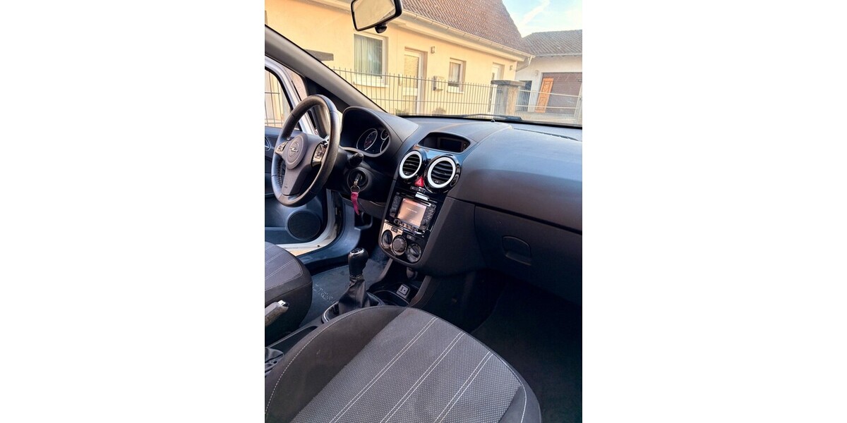 Opel Corsa D 131.881 km 4.500 &euro; Eschbach 79427