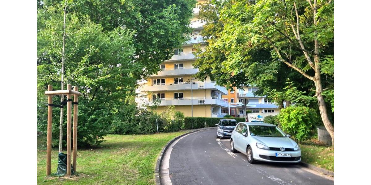 Hofheim - ab Feb 26: Renovierte 3ZKB EG Whg, 2 Balkone, 102 QM 3 zimmer