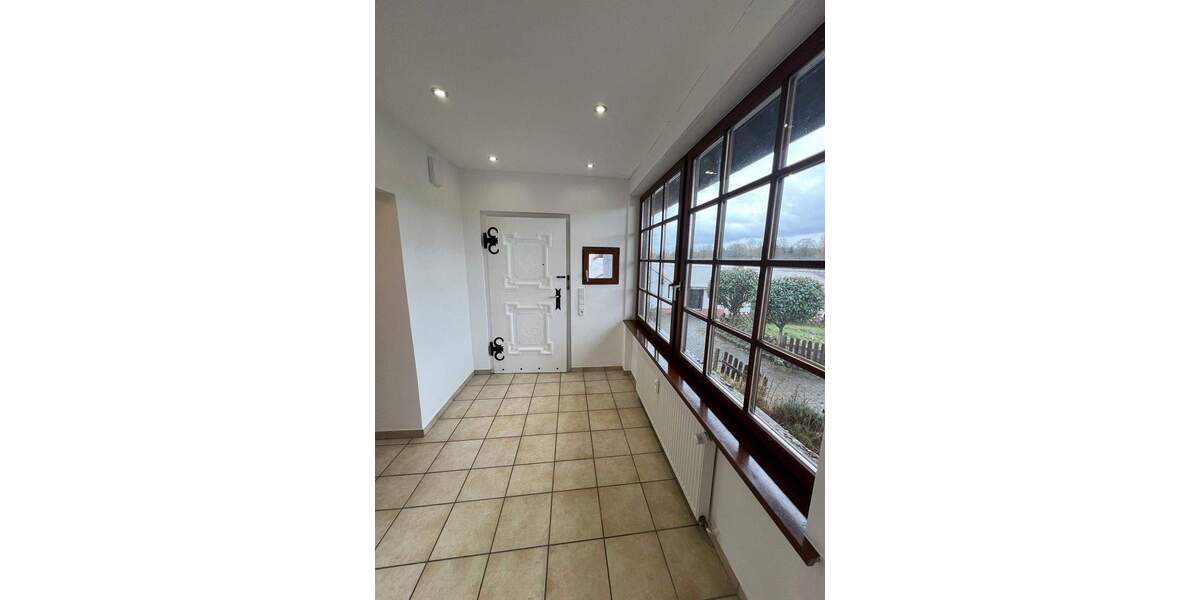 Einfamilienhaus Wiesbaden Biebrich - 1 Zimmer, 290 m&sup2;, 4.500&euro; | Angebot:25912529