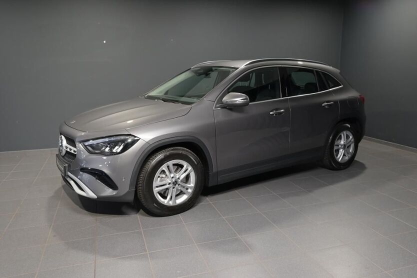 Mercedes-Benz GLA 180 4.000 km 36.870 € Schorndorf 73614