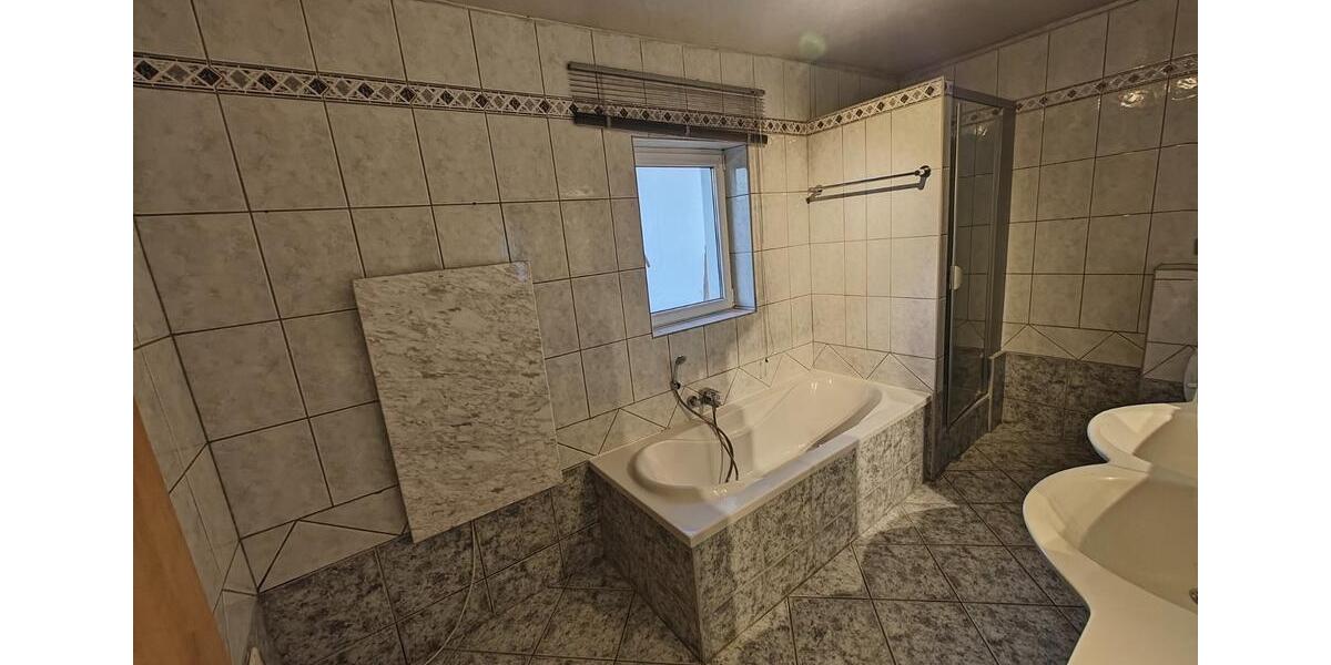 Einfamilienhaus Wildenberg - 7 Zimmer, 220 m&sup2;, 1.800&euro; | Angebot:25907276