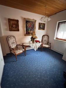 FAMILIENTRAUM MIT GARTEN, GARAGE & STELLPLATZ - Reihenmittelhaus Reutlingen Reutlingen-Betzingen | Angebot:27145236