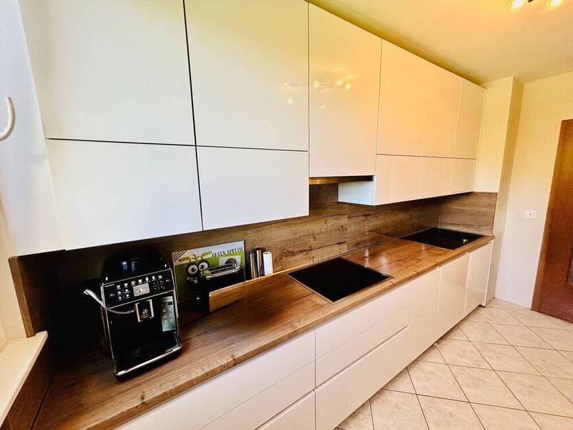 Geräumige Etagenwohnung mit Balkon&Aufzug in zentraler Lage - Ihr neues Zuhause in Komfort und Stil!
