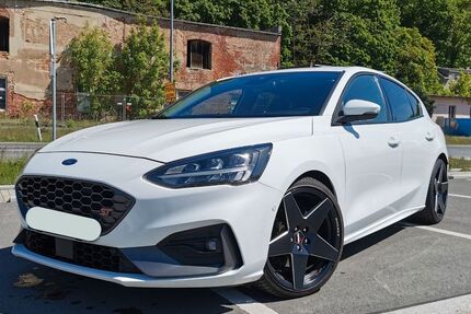 Ford Focus 165.000 km 13.890 &euro; Schmölln 04626