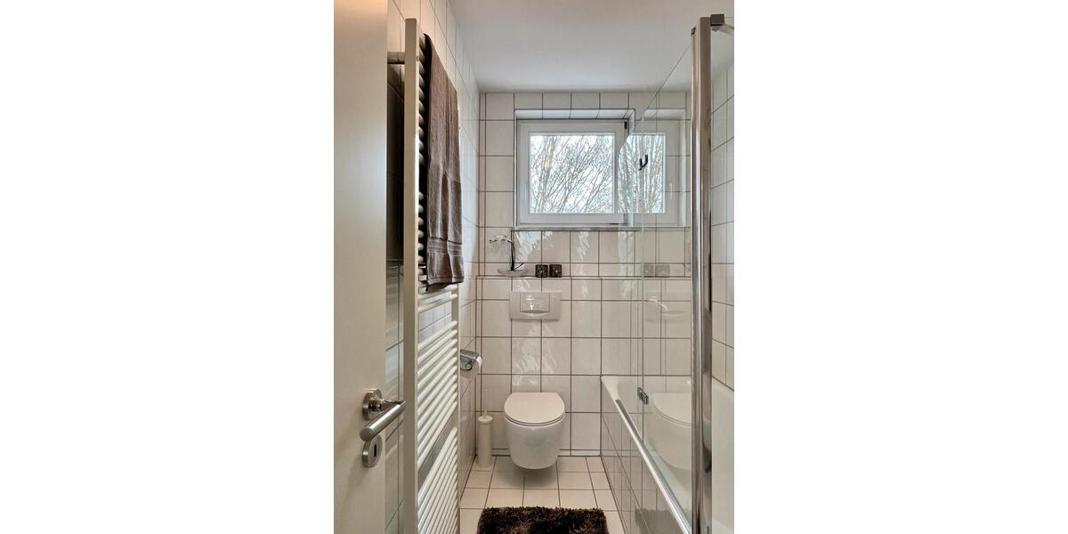 Stilvoll möblierte 1-Zimmer-Dachterrassenwohnung Nahe S-Bahn 1 zimmer