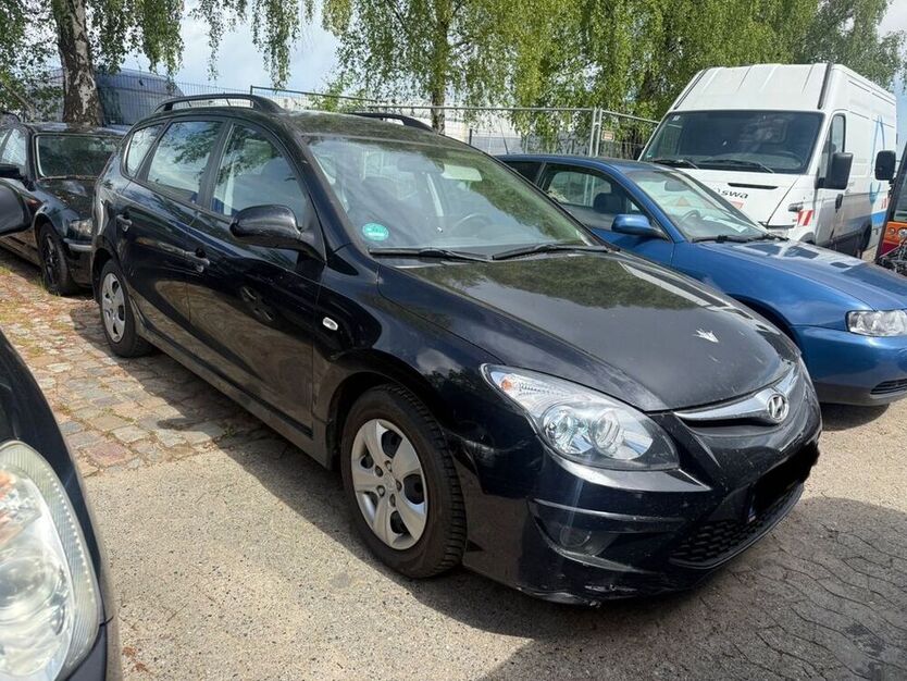 i30