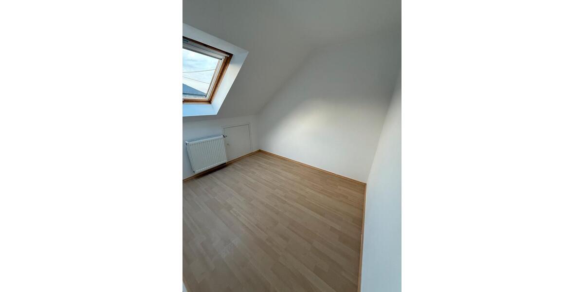 Reihenhaus Fell - 5.5 Zimmer, 150 m&sup2;, 1.290&euro; | Angebot:25501552