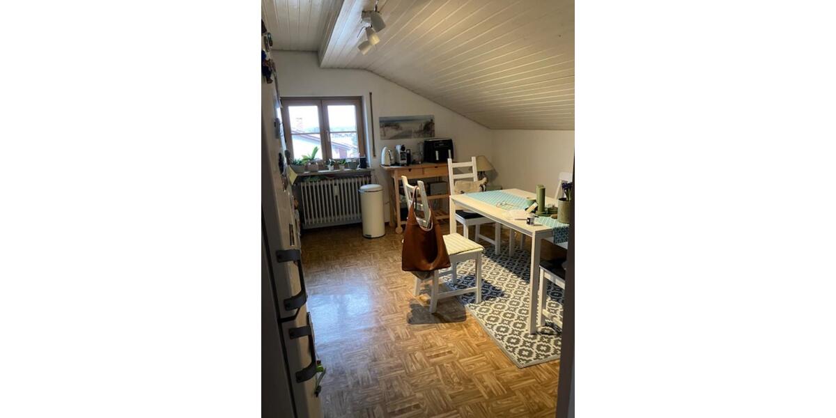 Dachgeschoßwohnung Bergen - 3 Zimmer, 73 m&sup2;, 1.100&euro; | Angebot:25281049