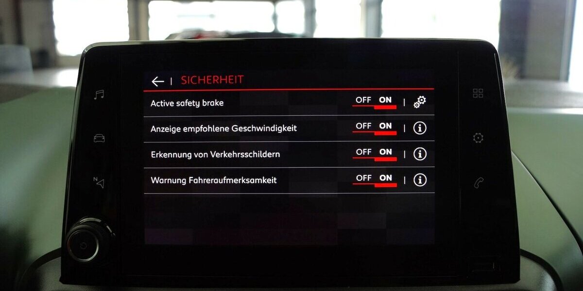 Citroen Berlingo 1.2 PureTech EAT8 Shine XL AHK 38.900 km 26.330 &euro; Lich 35423