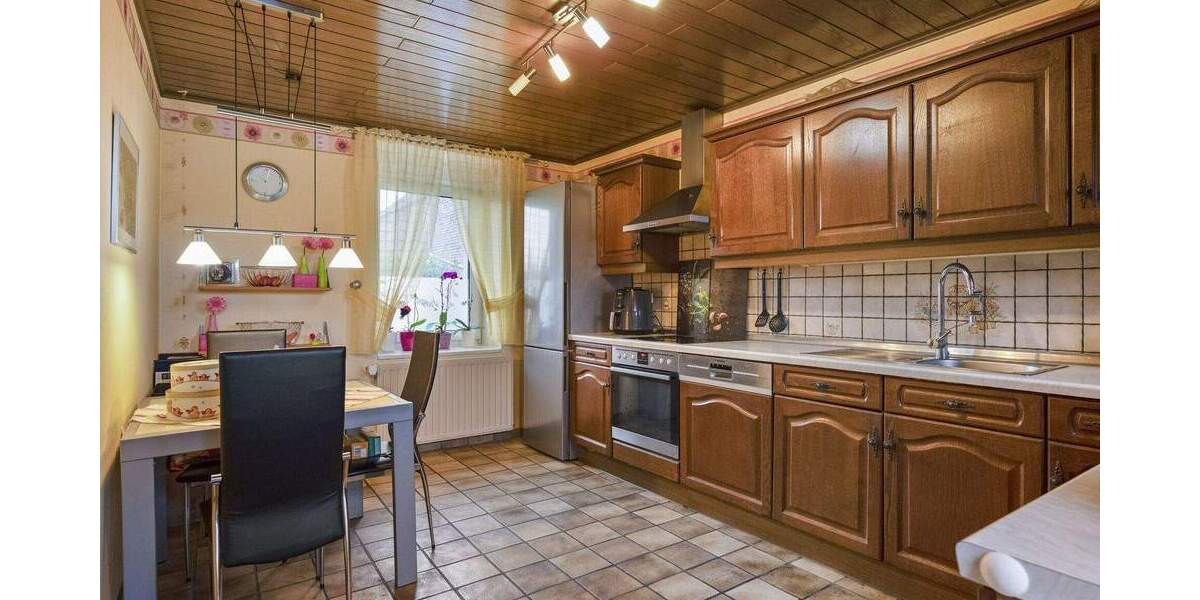 Großzügiges Wohnhaus mit Innenhof, Garten und Ausbaupotenzial in Gangelt- Stahe! 8 zimmer