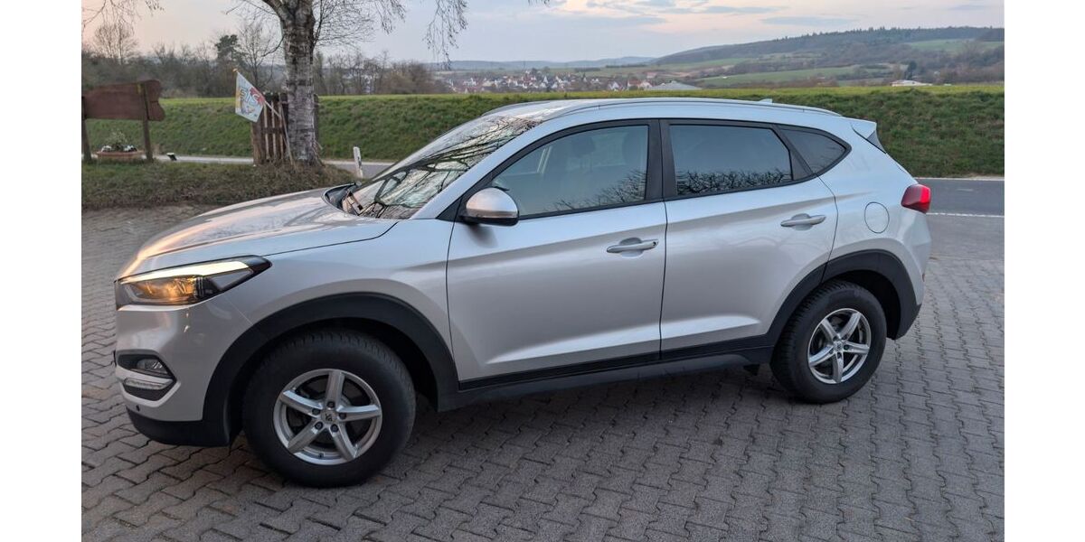 Hyundai TUCSON 75.000 km 15.000 &euro; Großenlüder 36137