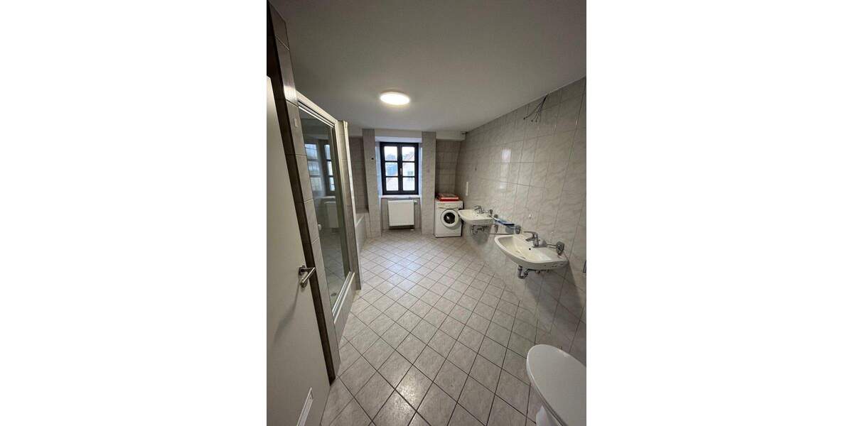 Etagenwohnung Regensburg / Reinhausen Reinhausen - 5 Zimmer, 16 m&sup2;, 520&euro; | Angebot:25686019